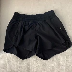 Lululemon Tracker Shorts - 4” - Size 4